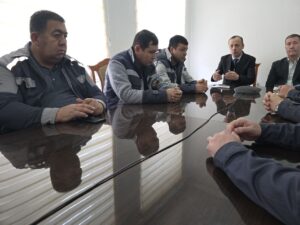 Навоий вилоят суди судьялари томонидан “Меҳнат шартномасини бекор қилишда қонунчиликни қўллаш амалиёти ҳамда меҳнат шартномаси тарафларининг моддий жавобгарлиги” мавзусида ўтказилган семинар тафсилотлари